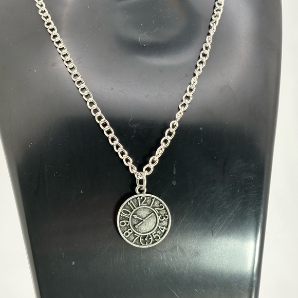 Jewelry - 🕰️ Silver Tone Clock Pendant Necklace – New